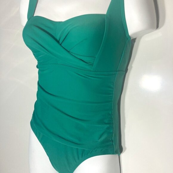 Kona Sol NWT SZ M Kelly Green One Piece Figure Flattering Swimsuit Beach Swim - Picture 2 of 10